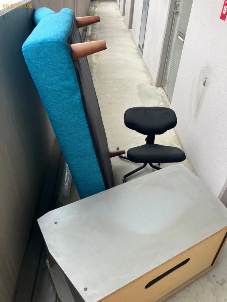 【鳥取市】二人掛けソファー、椅子、テレビ台、PCデスクの回収