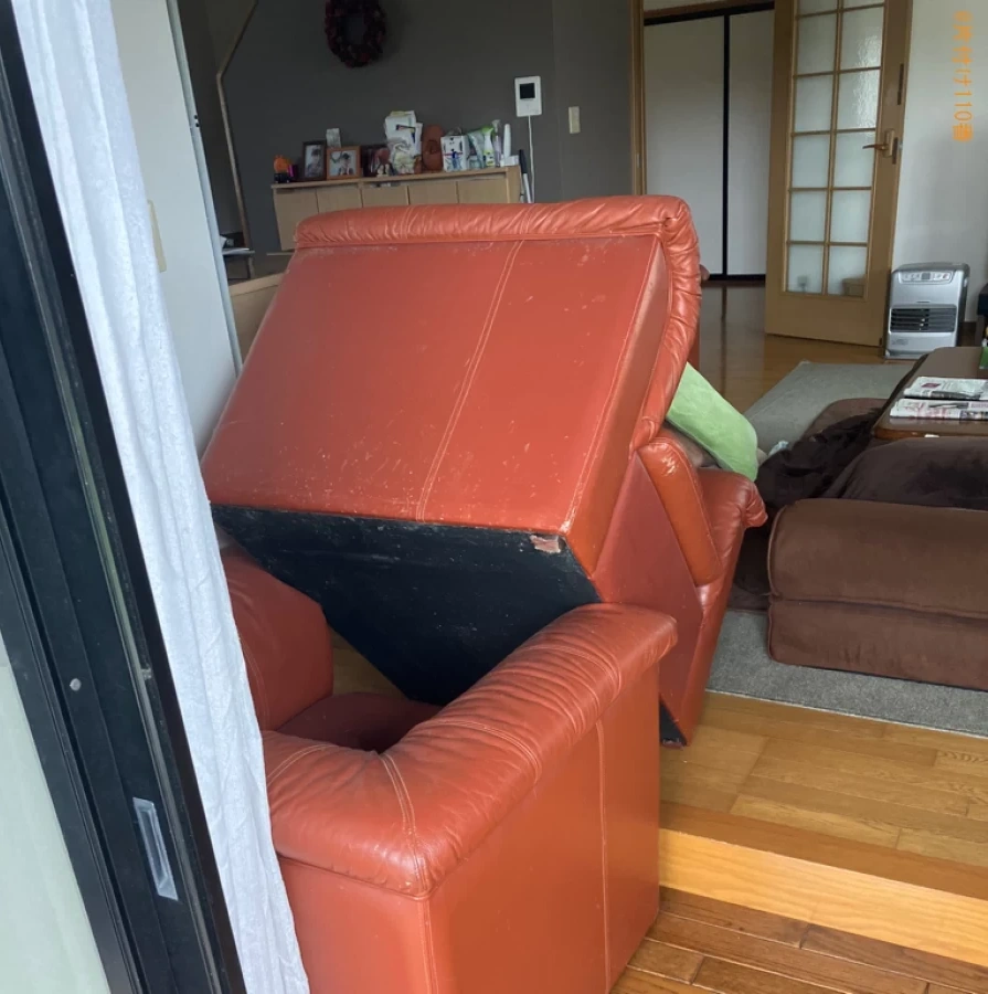 【西伯郡南部町】ソファー、ミニ冷蔵庫、テレビ台、モニター等の回収